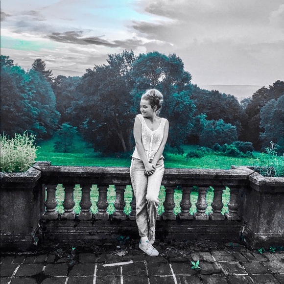 Meet your Posher, Dalia - Picture 2 of 4